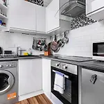 Spacious London Flat Near Primrose Hill & Camden Pass The Keys